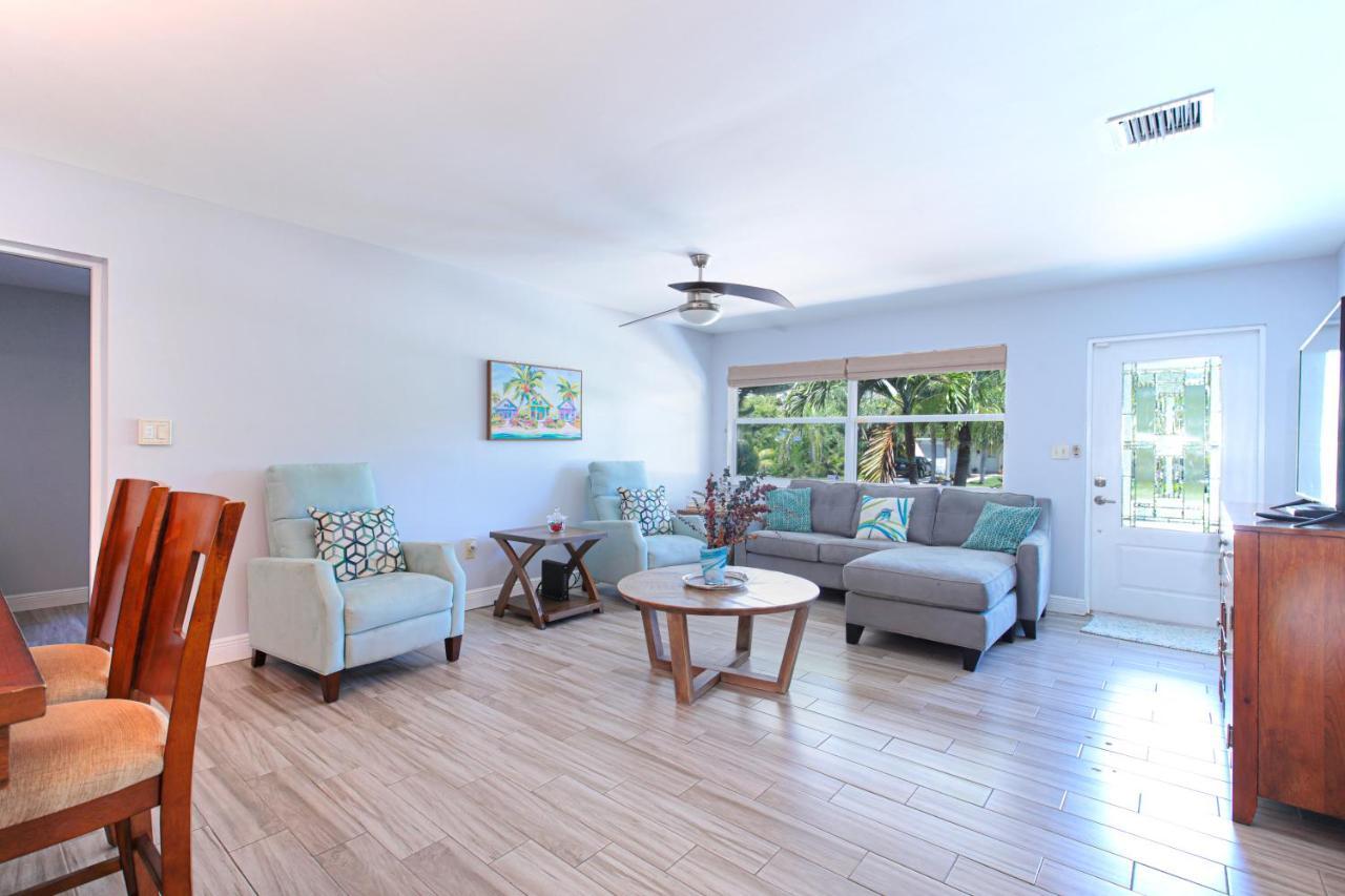 Beautiful Home With Pool And Outdoor Space Γουεστ Παλμ Μπιτς Εξωτερικό φωτογραφία