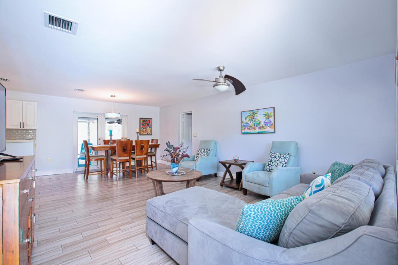 Beautiful Home With Pool And Outdoor Space Γουεστ Παλμ Μπιτς Εξωτερικό φωτογραφία